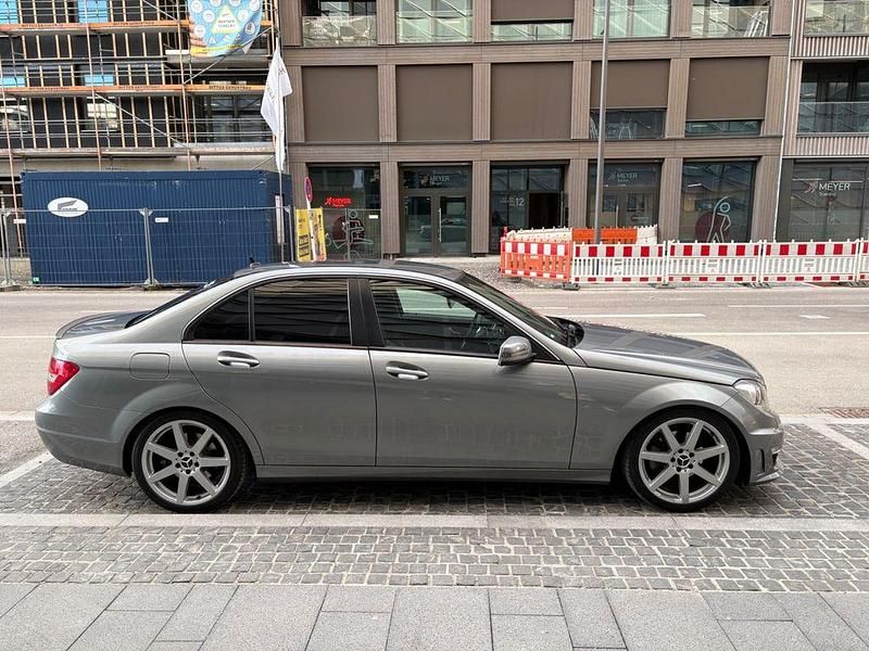Gebraucht Mercedes C250 Elegance 204 PS (150 kW) 2012 Grau Limousine