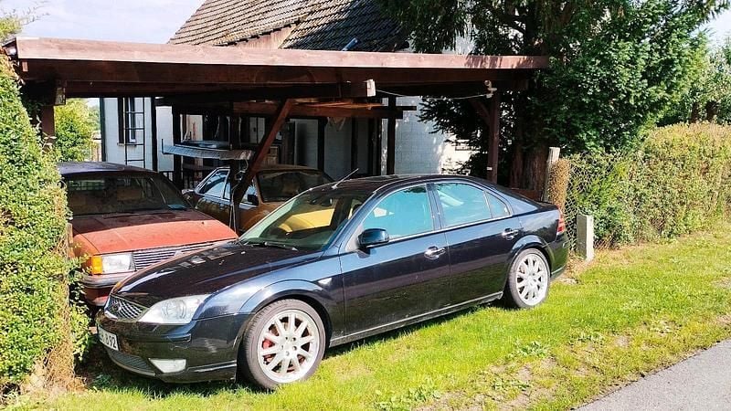 Blau Gebraucht 2005 Ford Mondeo Ghia Limousine | 400 € - Bild 1/4