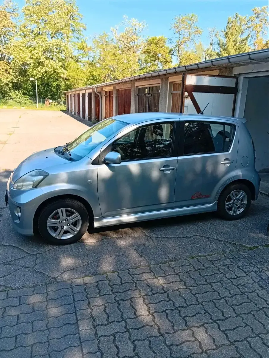Gebraucht Daihatsu Sirion 88 PS (64 kW) 2006 Silber Kleinwagen