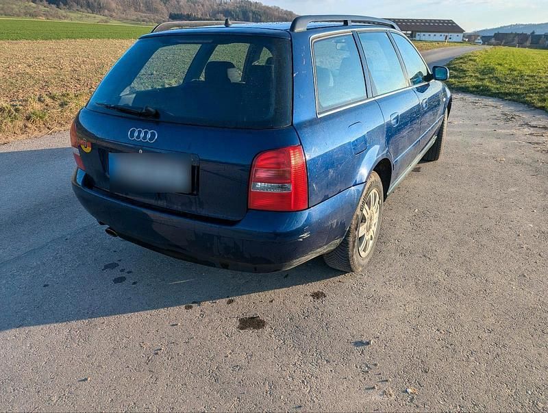 Gebraucht Audi A4 102 PS (75 kW) 2001 Blau Kombi