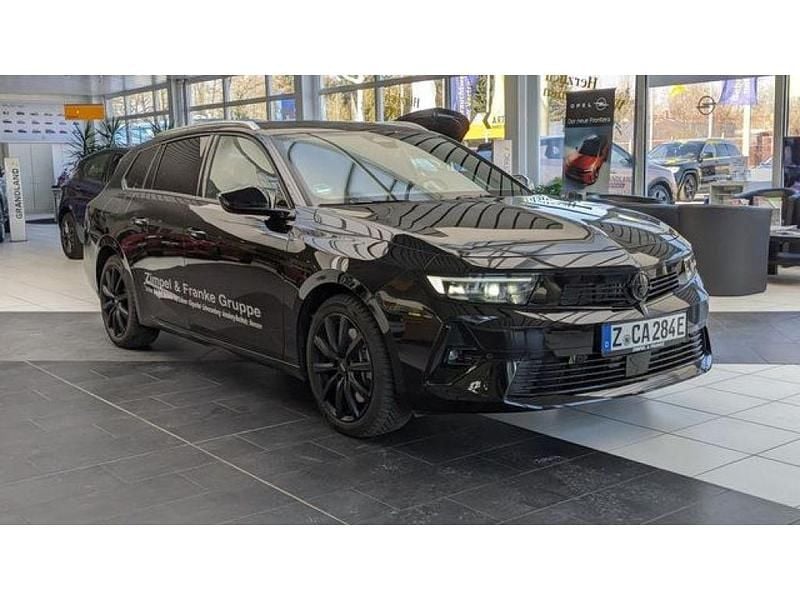 Karbon schwarz (metallic) (metallic) Gebraucht 2023 Opel Astra Kombi | 32.900 € (Teuer) - Bild 1/4