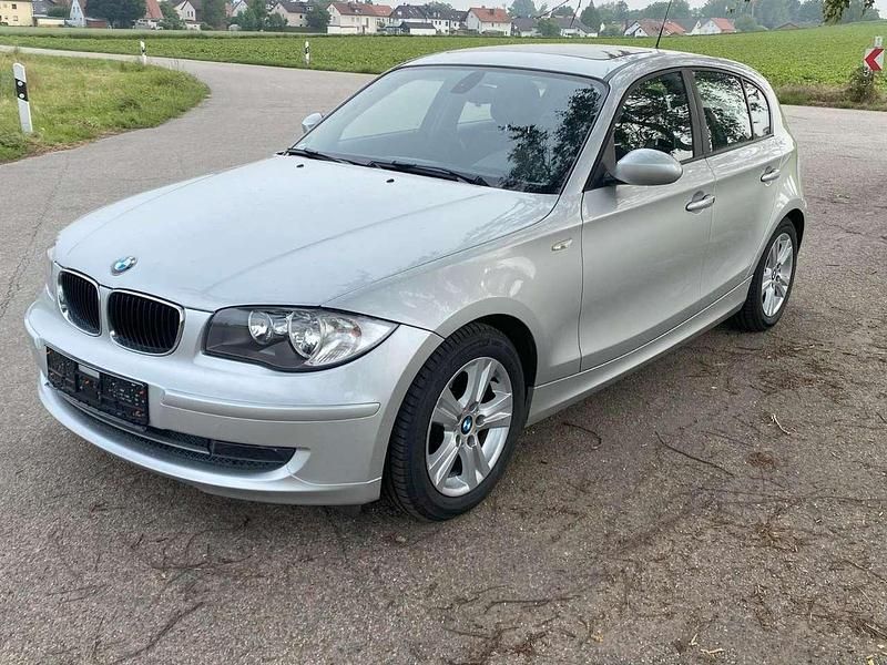 Silber Gebraucht 2008 BMW 118 Advantage Kleinwagen | 2.000 € (Fairer Preis) - Bild 1/4
