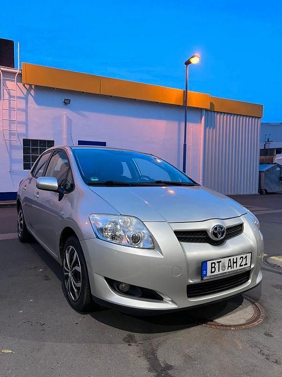 Gebraucht Toyota Auris Sol 124 PS (91 kW) 2008 Silber Kleinwagen
