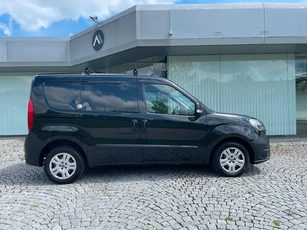 Gebraucht Fiat Doblò 80 PS (58 kW) 2016 Schwarz Van / Kleinbus