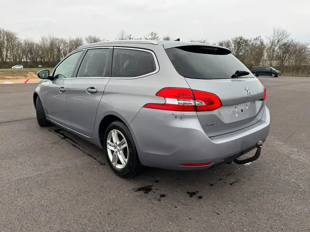 Gebraucht Peugeot 308 SW Allure 120 PS (88 kW) 2018 Grau Pickup