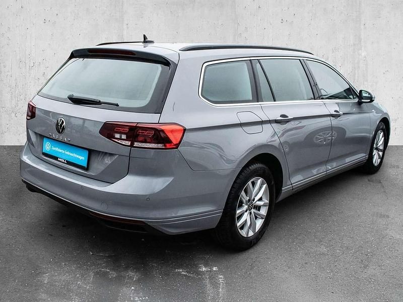 Gebraucht VW Passat Business 150 PS (110 kW) 2023 Grau Kombi