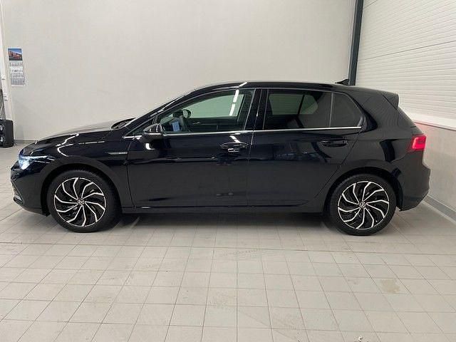 Gebraucht VW Golf VII Style 150 PS (110 kW) 2021 Schwarz Kleinwagen