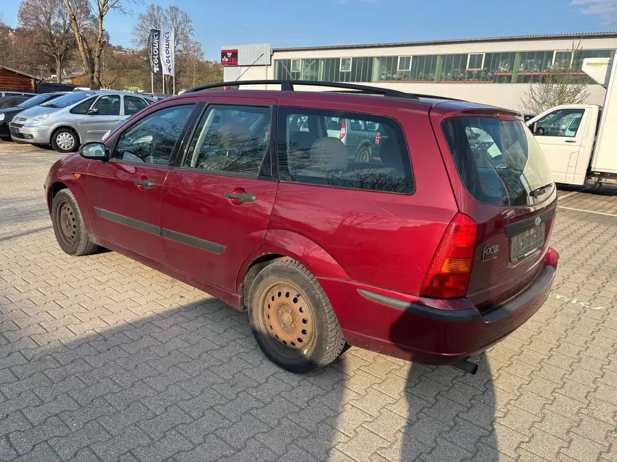 Usata Ford Focus Finesse 101 CV (74 kW) 2002 Rosso Station wagon
