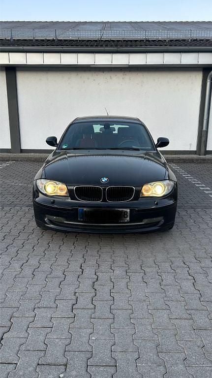 Gebraucht BMW 116 Sport Line 122 PS (89 kW) 2011 Schwarz Kleinwagen