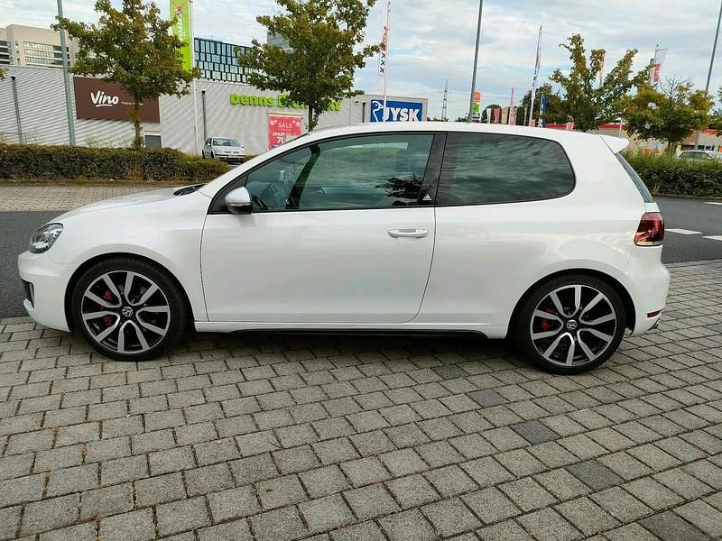 Gebraucht VW Golf VI Edition 210 PS (154 kW) 2011 Weiß Kleinwagen
