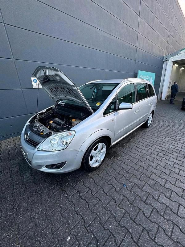Gebraucht Opel Zafira 94 PS (69 kW) 2008 Silber Van / Kleinbus