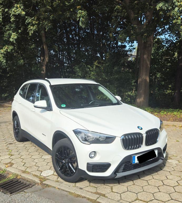 Weiß Gebraucht 2018 BMW X1 SUV | 18.000 € (Guter Preis) - Bild 1/4