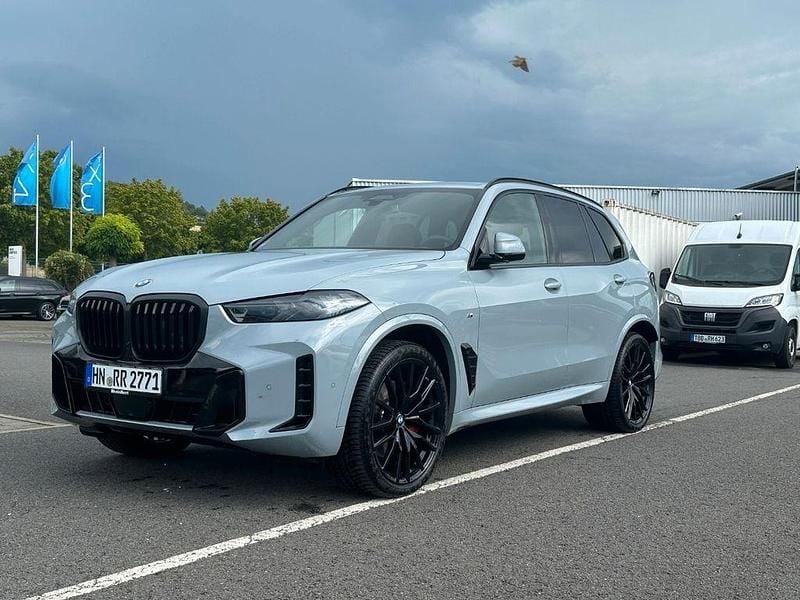 M brooklyn grau metallic Gebraucht 2025 BMW X5 M Sport SUV | 81.440 € (Guter Preis) - Bild 1/4