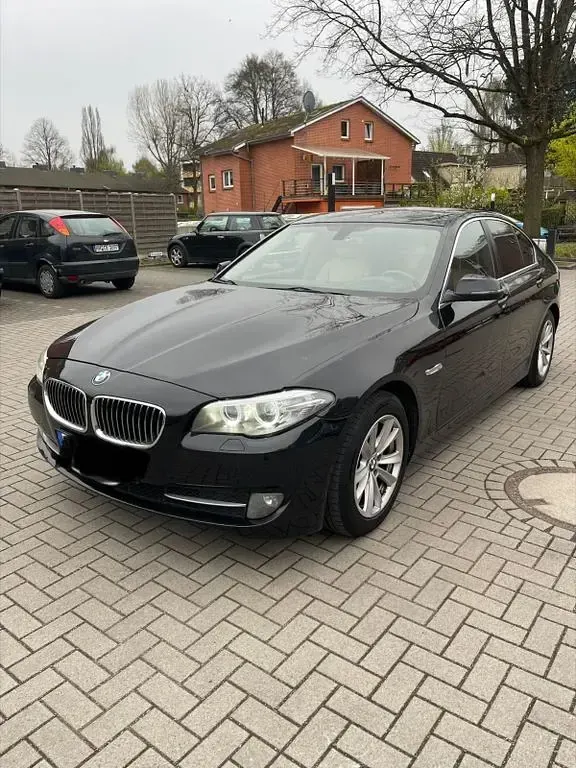 Gebraucht BMW 518 Sport Line 190 PS (139 kW) 2015 Schwarz Limousine