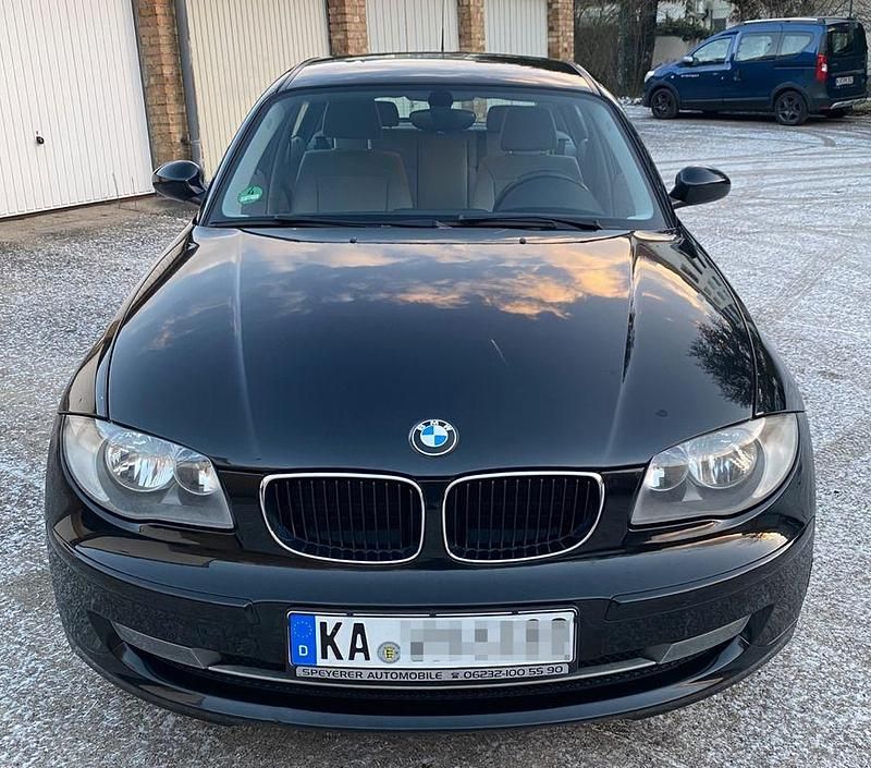 Gebraucht BMW 116 122 PS (89 kW) 2008 Schwarz Kleinwagen