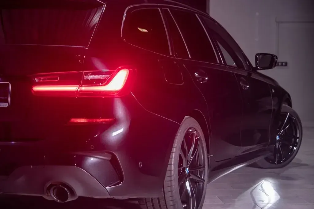 Gebraucht BMW 330 M Sport 286 PS (210 kW) 2021 Schwarz Kombi