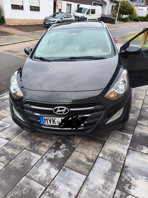 Schwarz Gebraucht 2017 Hyundai i30 Select Kombi | 10.400 € (Fairer Preis) - Bild 1/3