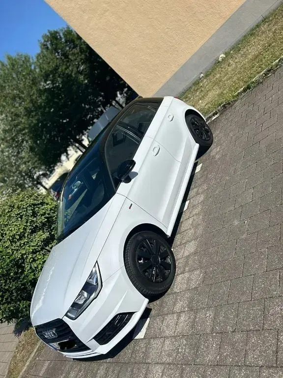 Gebraucht Audi A1 Sportback Design 95 PS (69 kW) 2016 Weiß Kleinwagen