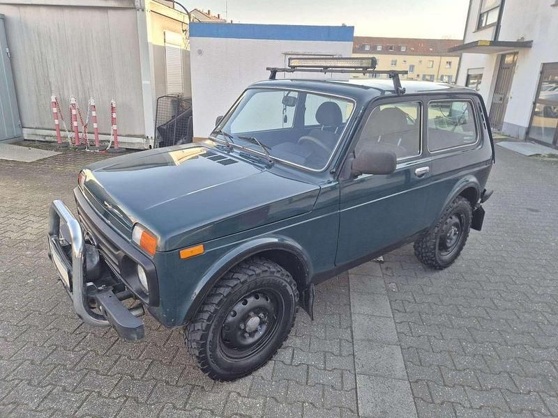 Gebraucht Lada niva 82 PS (60 kW) 2012 Grün SUV