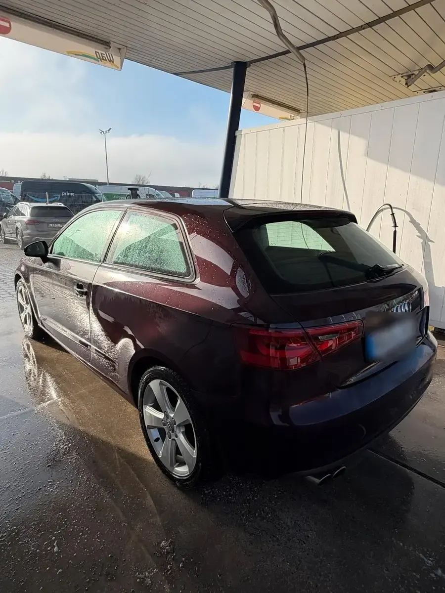 Gebraucht Audi A3 Sportback Comfort 122 PS (89 kW) 2012 Rot Kleinwagen