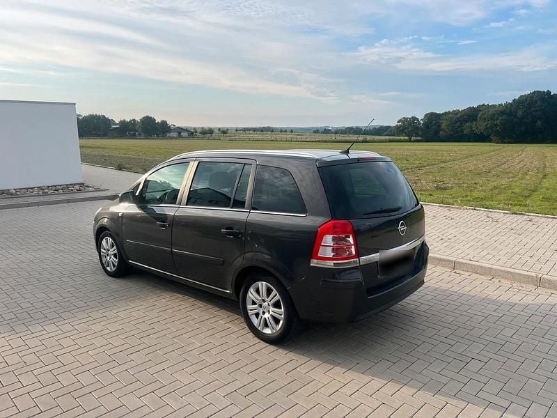 Gebraucht Opel Zafira 110 PS (80 kW) 2013 Van / Kleinbus