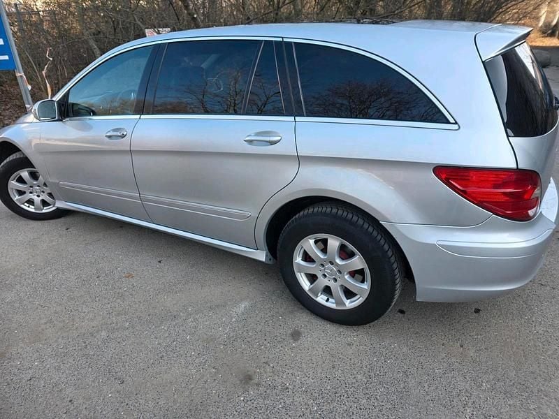 Gebraucht Mercedes R320 231 PS (169 kW) 2006 Silber Van / Kleinbus