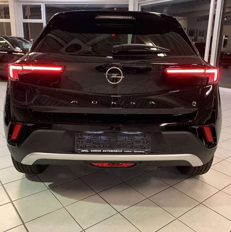 Gebraucht Opel Mokka-e Ultimate 100 kW (136 PS) 2023 Diamant schwarz metallic SUV