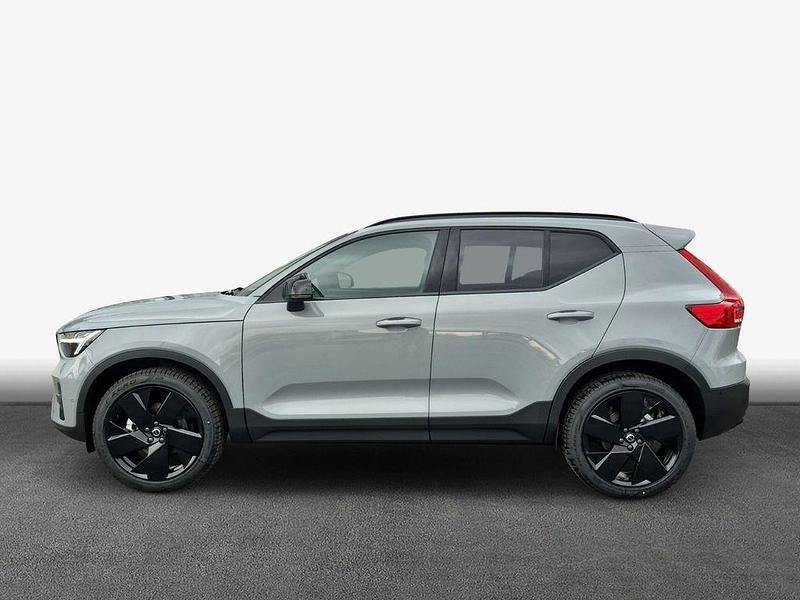 Neu Volvo XC40 Plus 197 PS (144 kW) 2026 Grau SUV