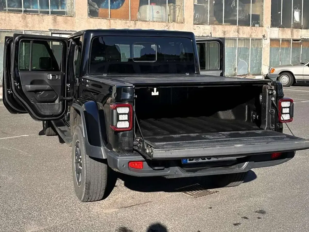 Brugt Jeep Gladiator Overland 264 HK (194 kW) 2021 Sort Pickup / Ladvogn