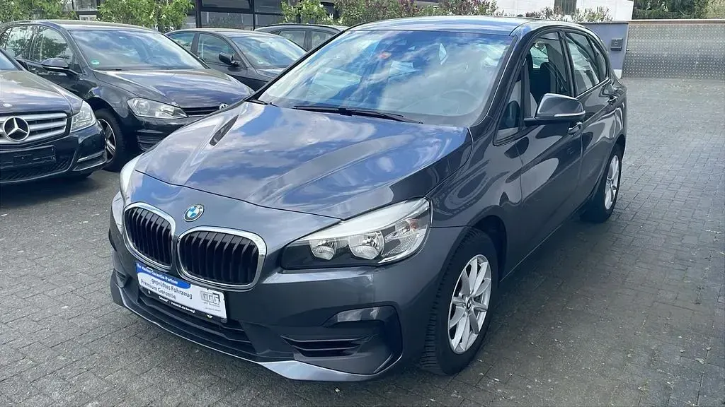 Używany BMW 218 Advantage 140 KM (102 kW) 2019 Szary Kombi