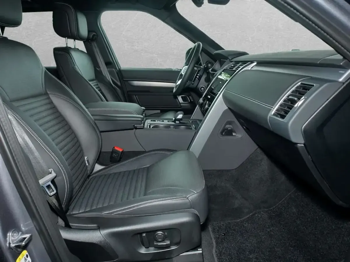 Gebraucht Land Rover Discovery SE Dynamic 249 PS (183 kW) 2026 Eiger grey (grau) SUV
