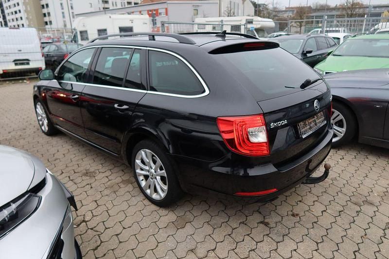 Gebraucht Skoda Superb Exclusive 170 PS (125 kW) 2014 Schwarz Kombi