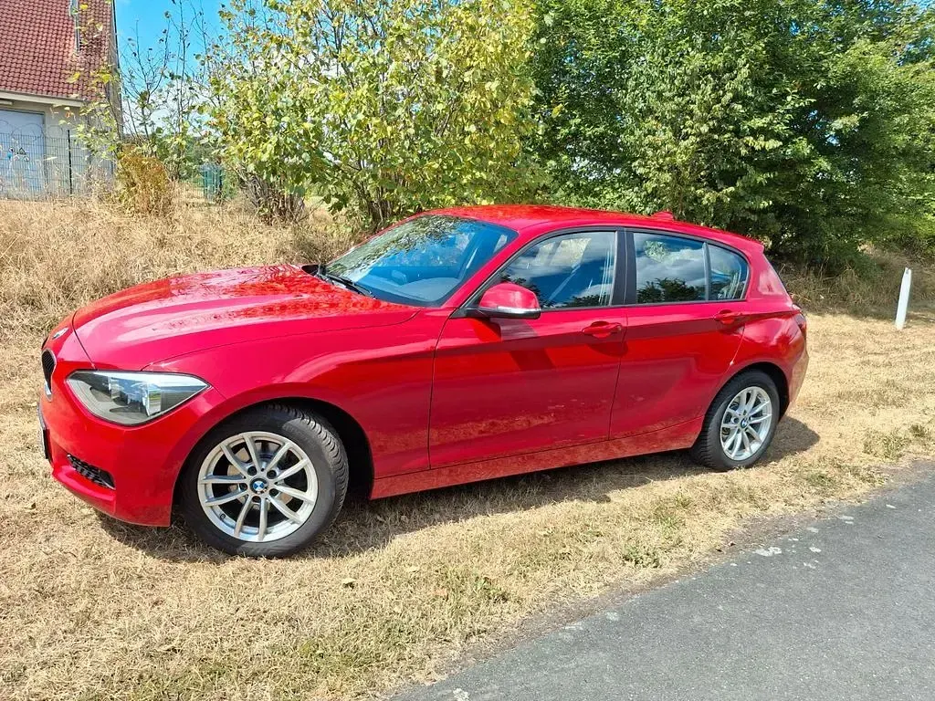 Gebraucht BMW 114 102 PS (75 kW) 2014 Rot Kleinwagen