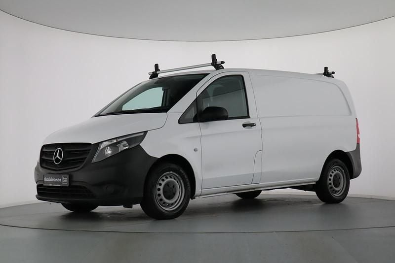 Arktikweiss Gebraucht 2020 Mercedes Vito Van / Kleinbus | 17.789 € (Guter Preis) - Bild 1/4