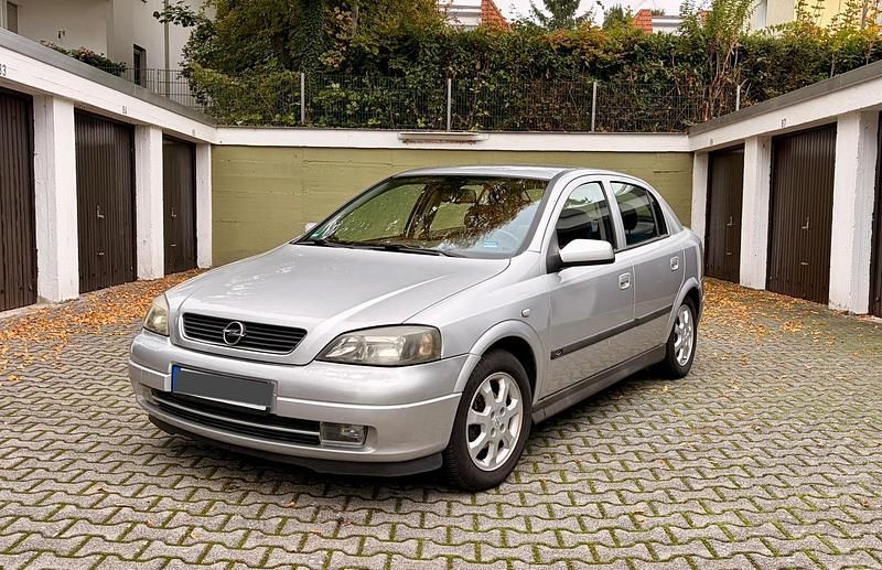 Silber Gebraucht 2002 Opel Astra Limousine | 750 € (Superpreis) - Bild 1/4