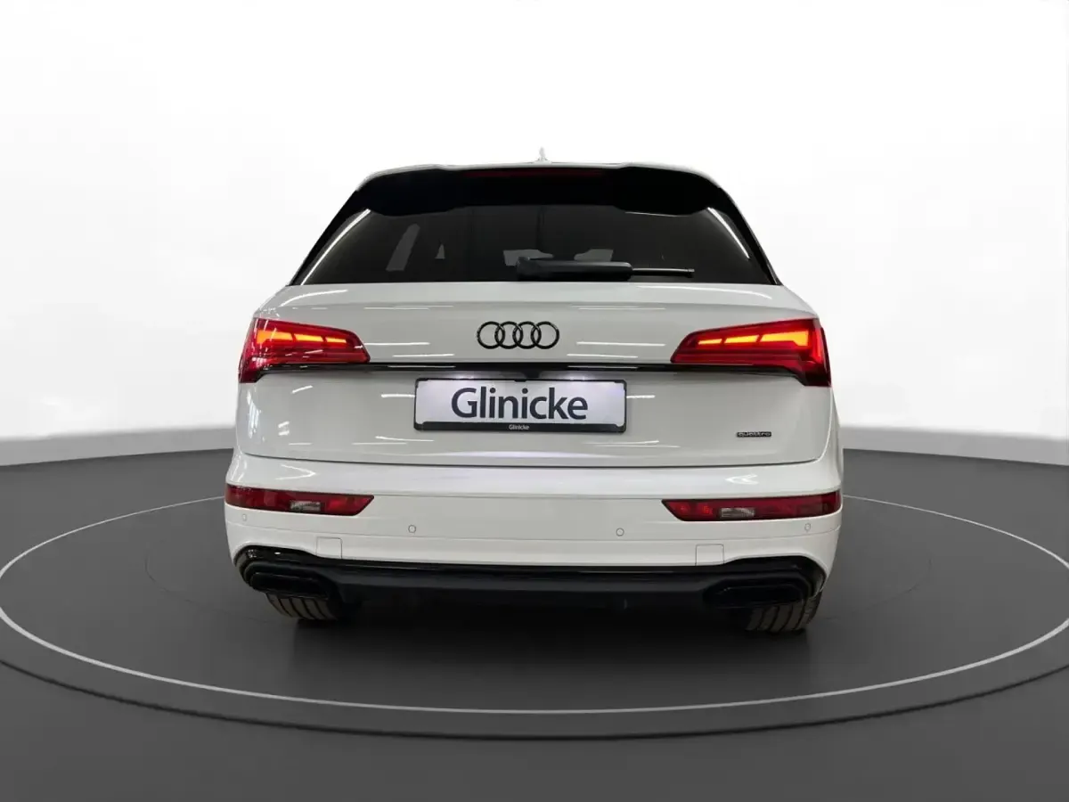 Gebraucht Audi Q5 S-Line 299 PS (219 kW) 2024 Arkonaweiß SUV