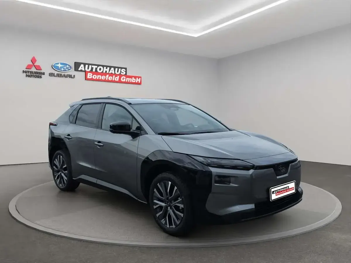 Neu Subaru Solterra Comfort 252 kW (343 PS) 2026 Precious metal SUV