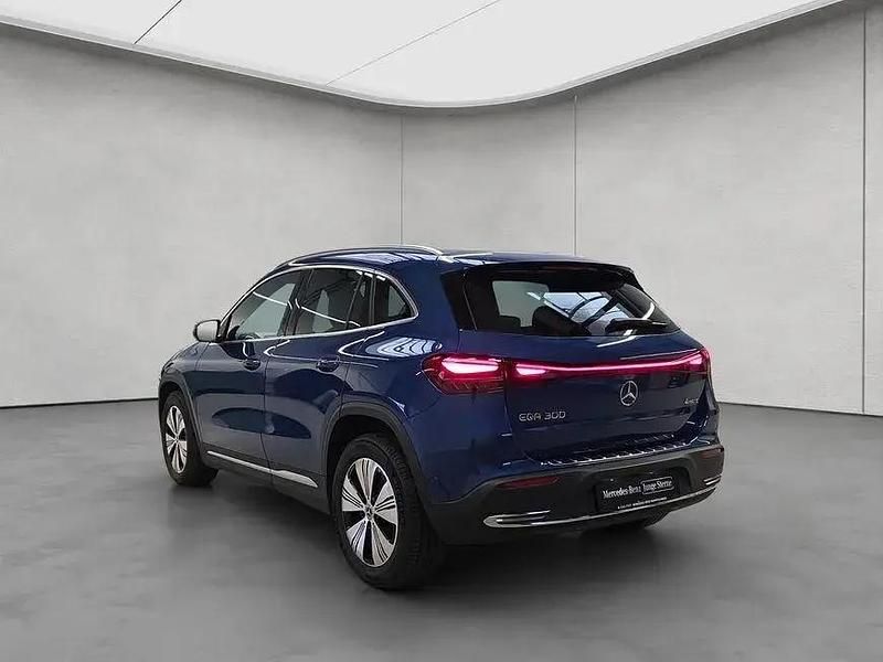 Gebraucht Mercedes EQA300 Advanced 167 kW (228 PS) 2024 Blau SUV