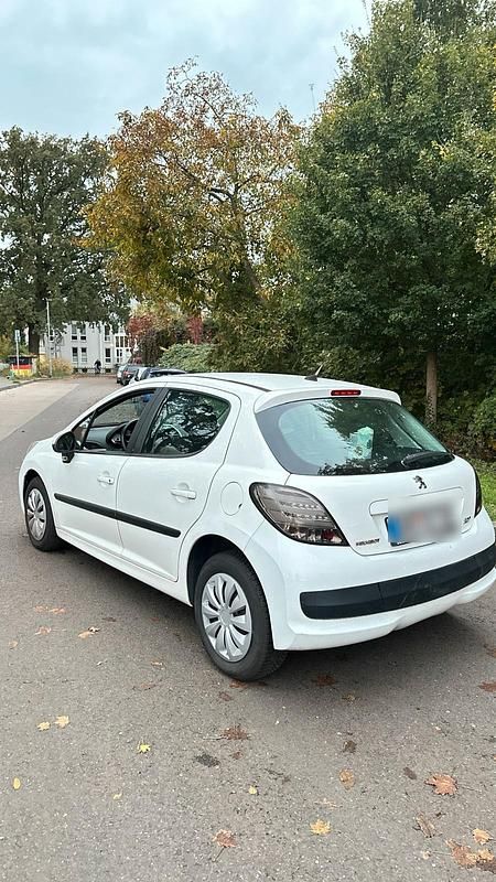 Weiß Gebraucht 2008 Peugeot 207 Kleinwagen | 1.599 € (Guter Preis) - Bild 1/4