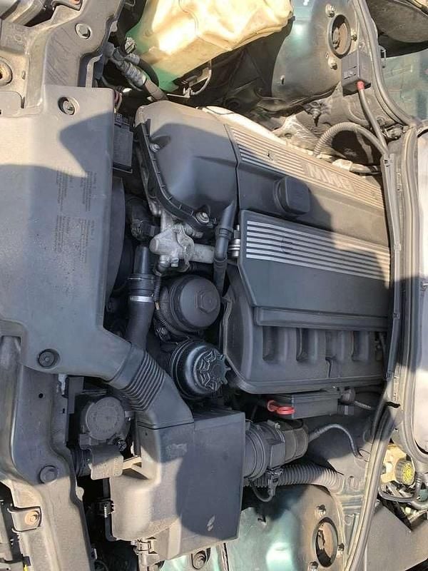 Gebraucht BMW 320 150 PS (110 kW) 2000 Grün Limousine