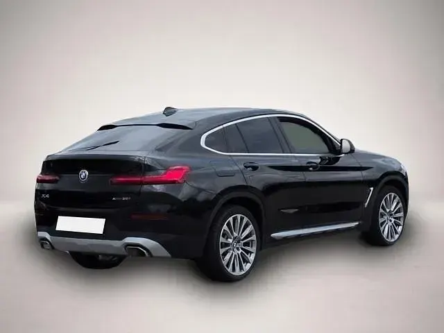 Gebraucht BMW X4 Sport Line 245 PS (180 kW) 2023 Manufacturer SUV