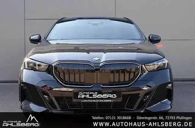 Gebraucht BMW 540 M Sport 303 PS (222 kW) 2025 Black sapphire Kombi