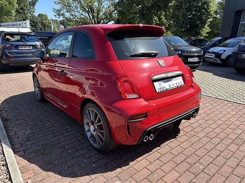 Gebraucht Abarth 695 179 PS (131 kW) 2023 Passione rot Kleinwagen