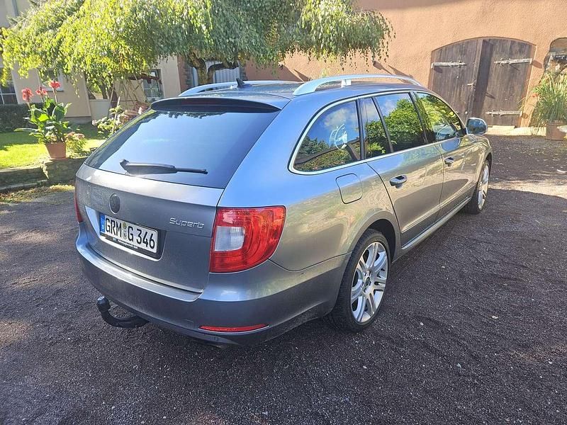 Gebraucht Skoda Superb Elegance 260 PS (191 kW) 2011 Grau Kombi