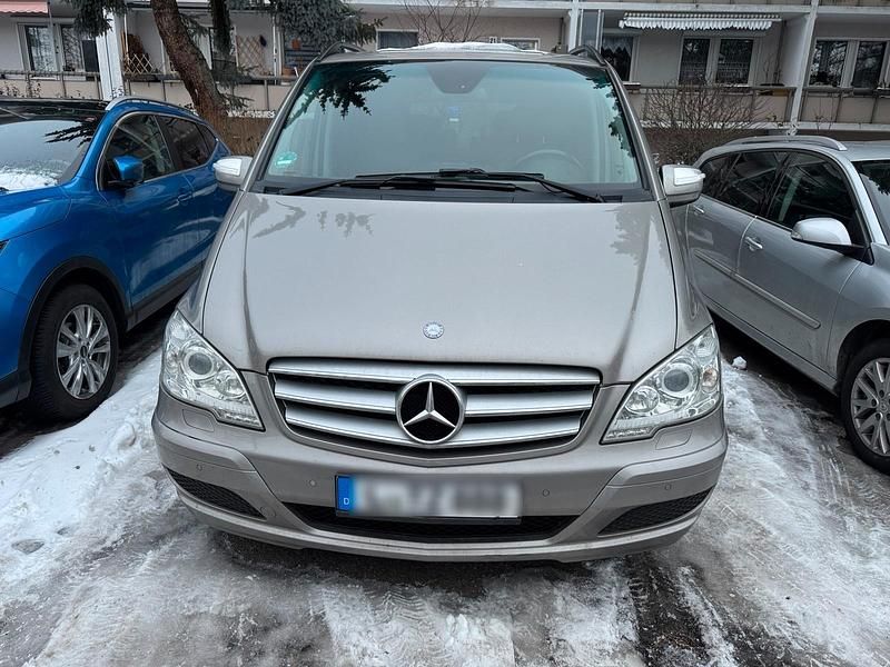 Beige Gebraucht 2012 Mercedes Viano Van / Kleinbus | 14.000 € (Guter Preis) - Bild 1/4
