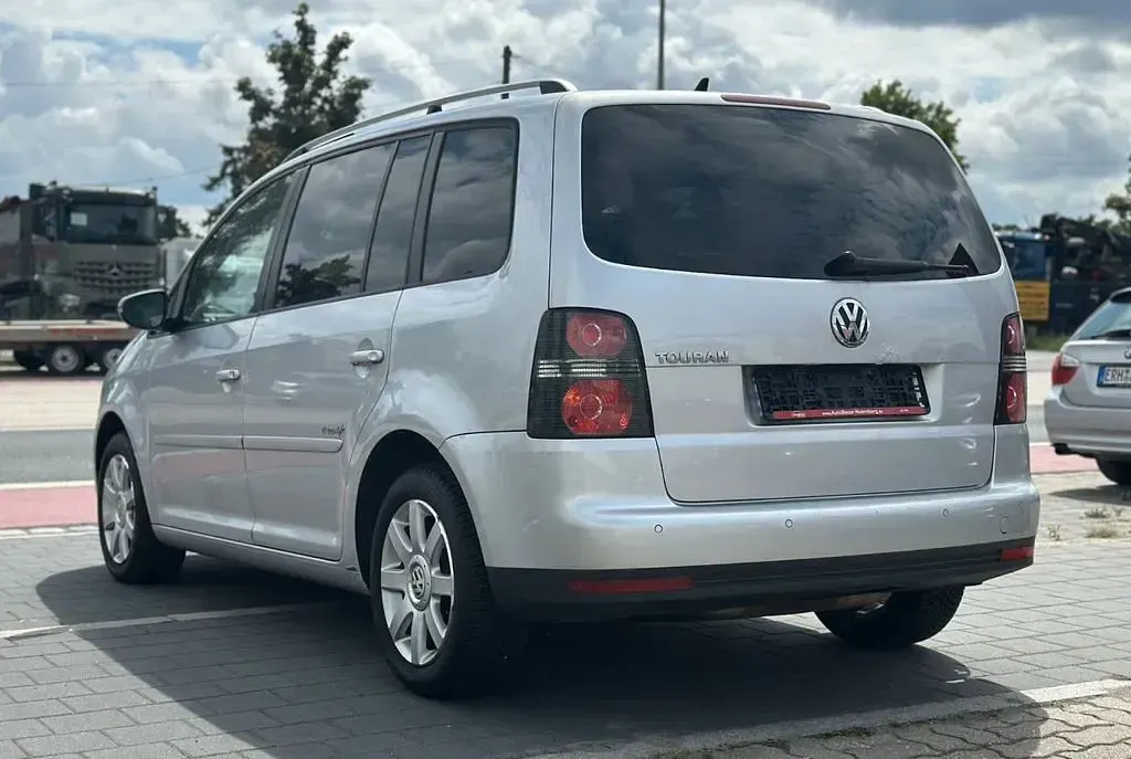 Gebraucht VW Touran 140 PS (102 kW) 2010 Silber Van / Kleinbus