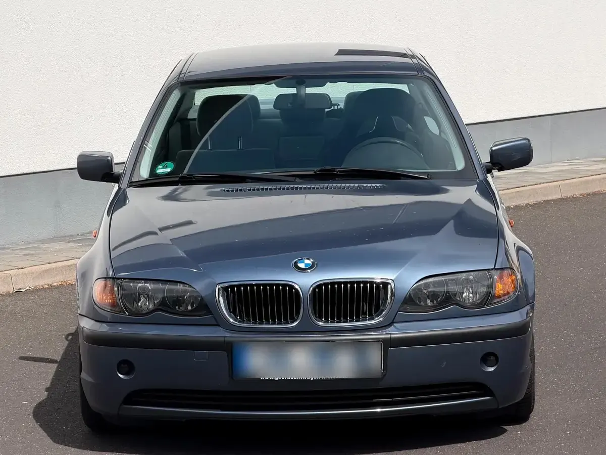 Gebraucht BMW 320 170 PS (125 kW) 2004 Blau Limousine