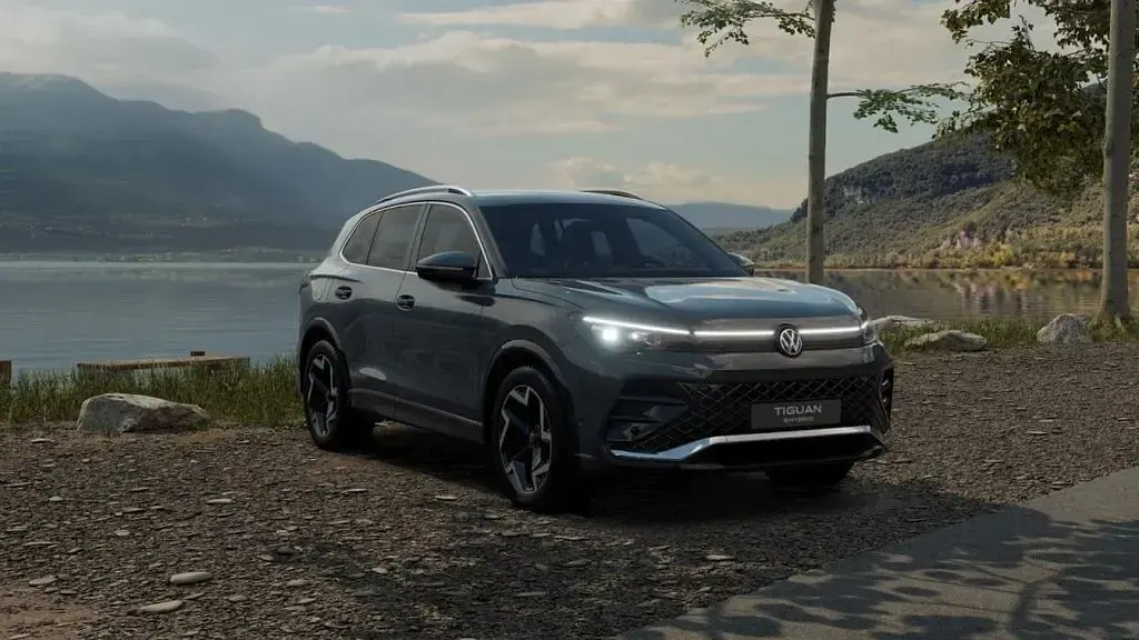 Neu VW Tiguan R-line 150 PS (110 kW) 2026 Uranograu SUV