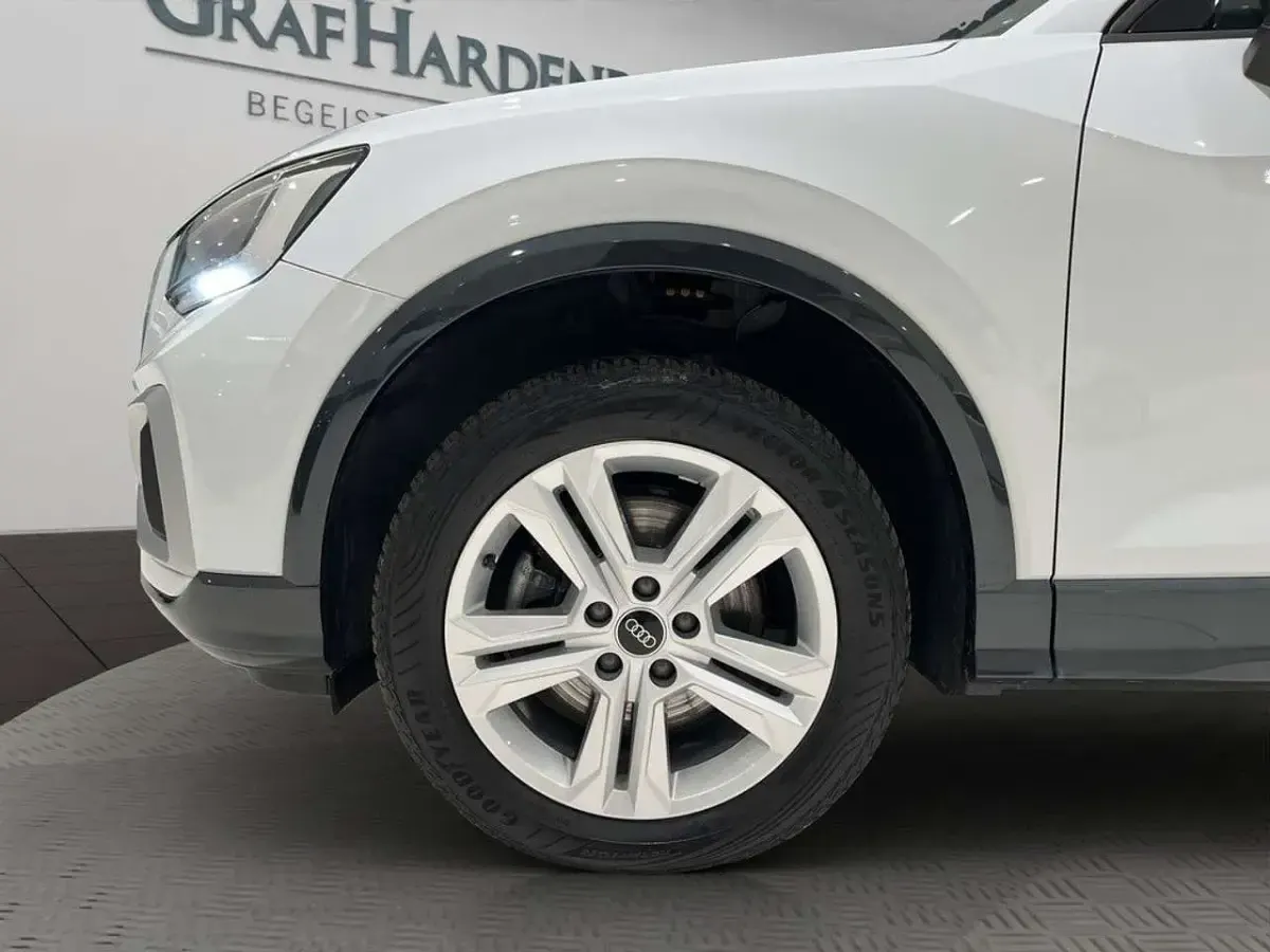 Gebraucht Audi Q2 Advanced 150 PS (110 kW) 2023 Weiß SUV
