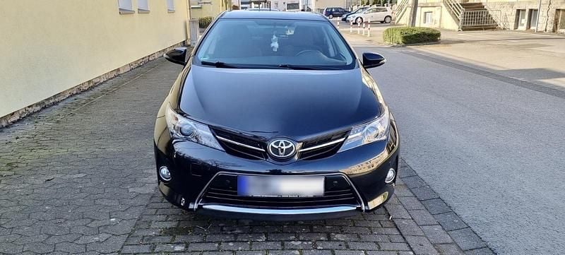 Gebraucht Toyota Auris 132 PS (97 kW) 2014 Schwarz Limousine